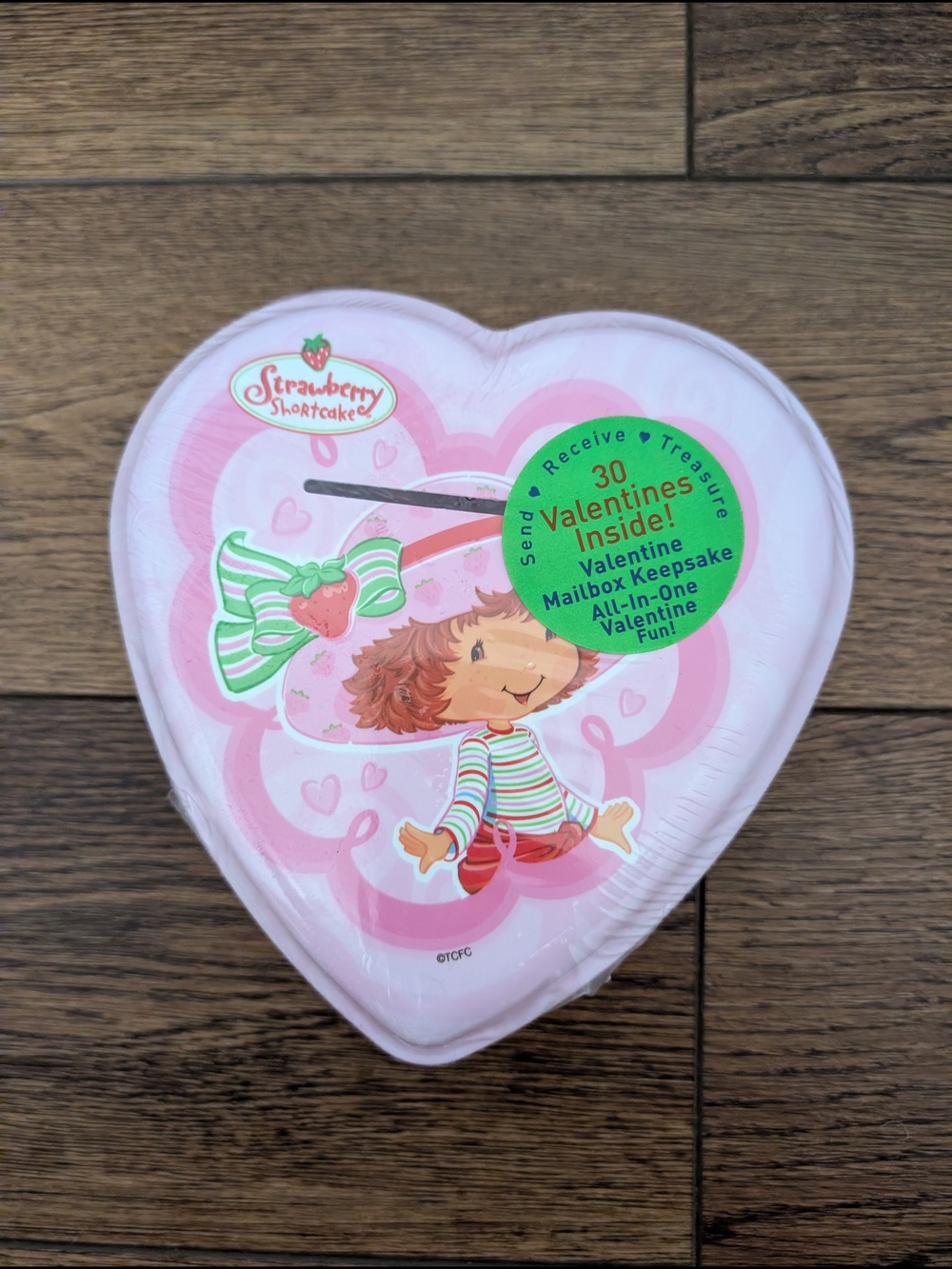 Vintage Strawberry Shortcake Heart Valentine Mailbox Sealed 30 Cards